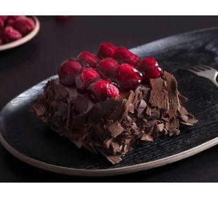 L'amour de Paris Chocolate Raspberry Mini Cake